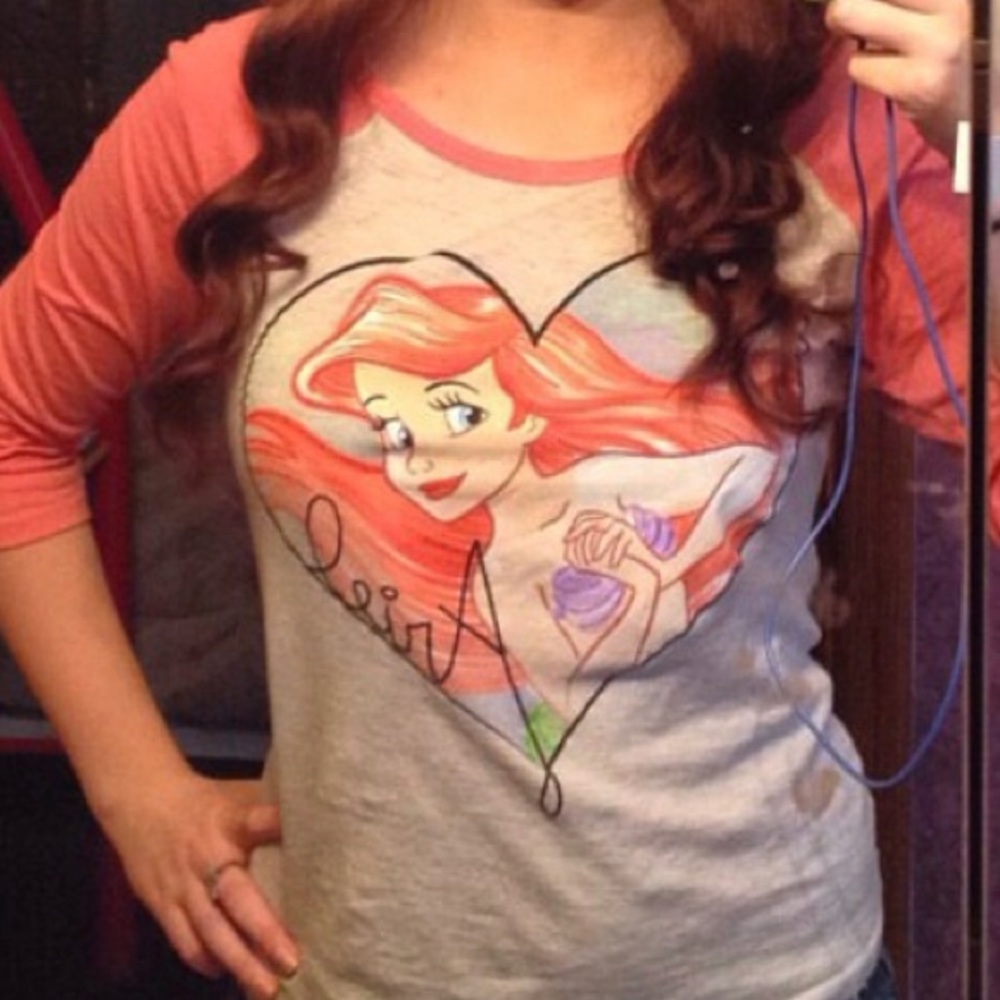Ariel raglan tee